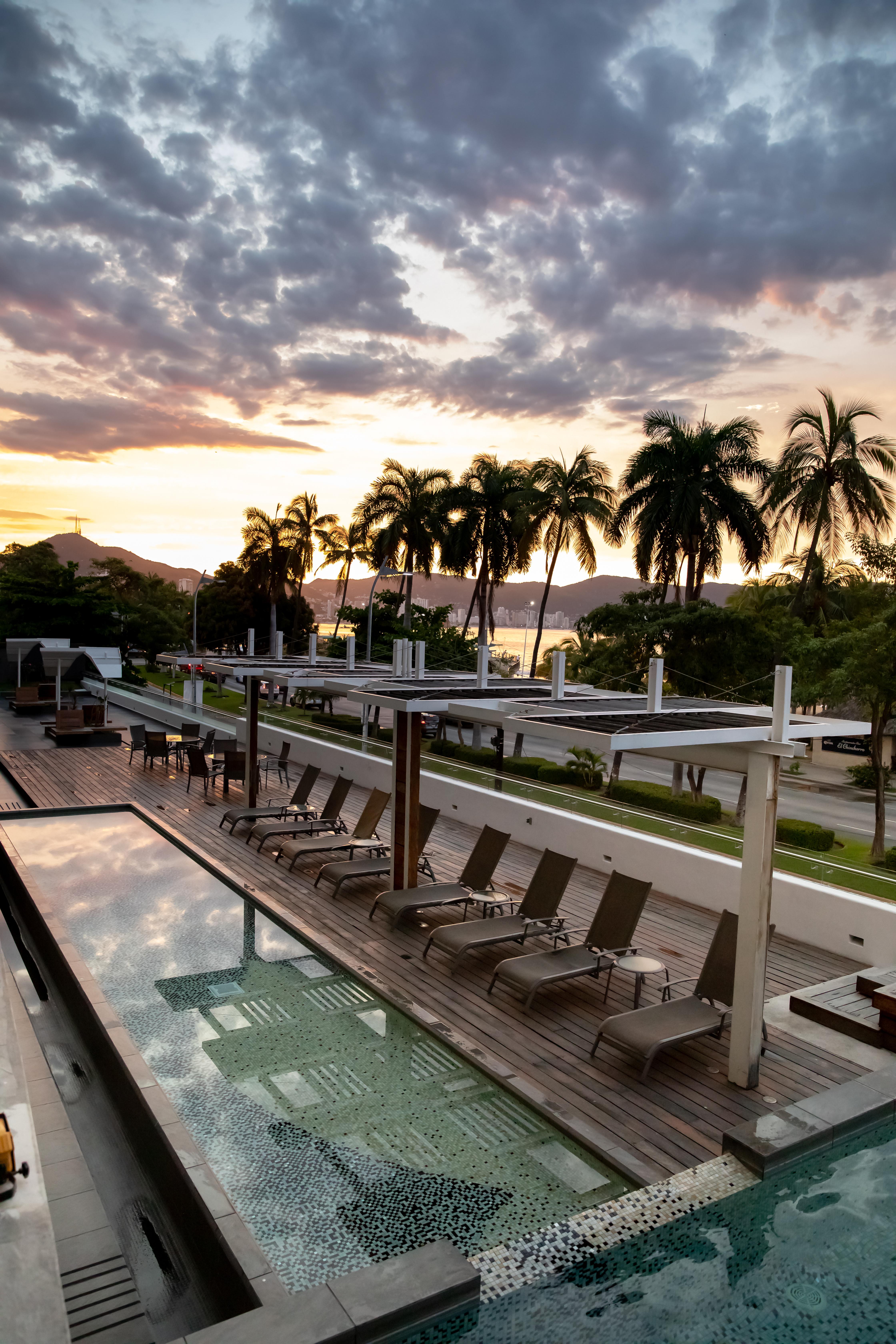 Ramada By Wyndham & Hotel Acapulco