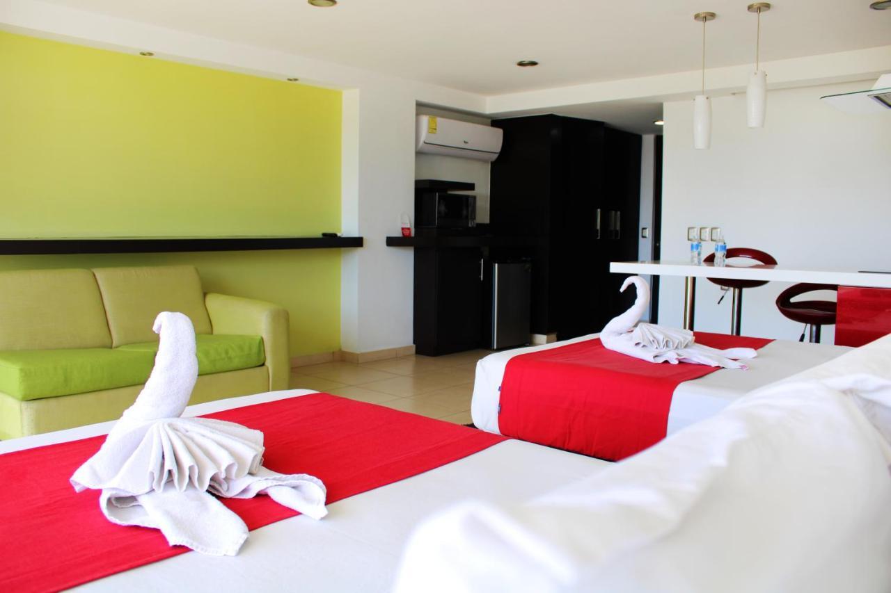 Ramada By Wyndham & 4* Acapulco