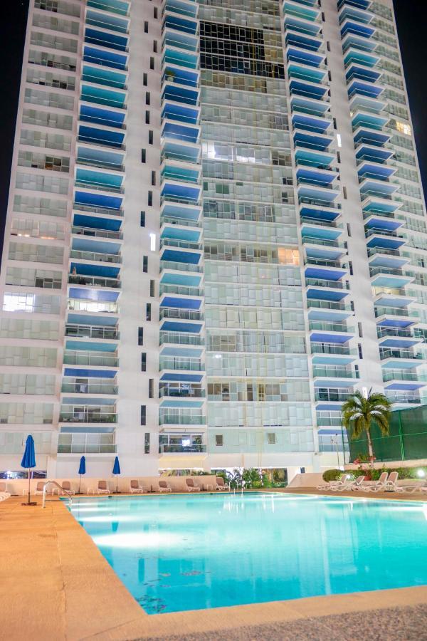 Hostpal Acqualina Skylife Apartment