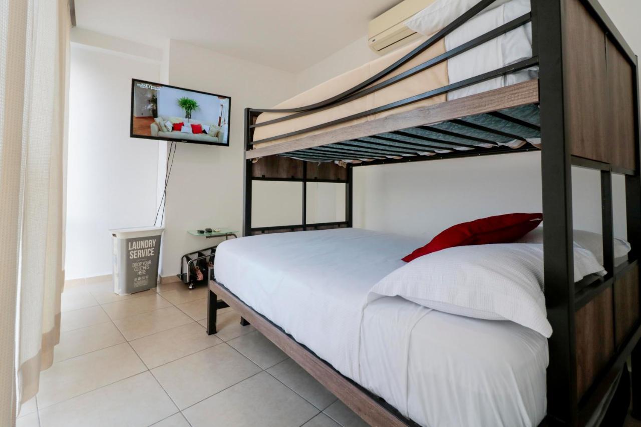 Hostpal Acqualina Skylife Apartment *
