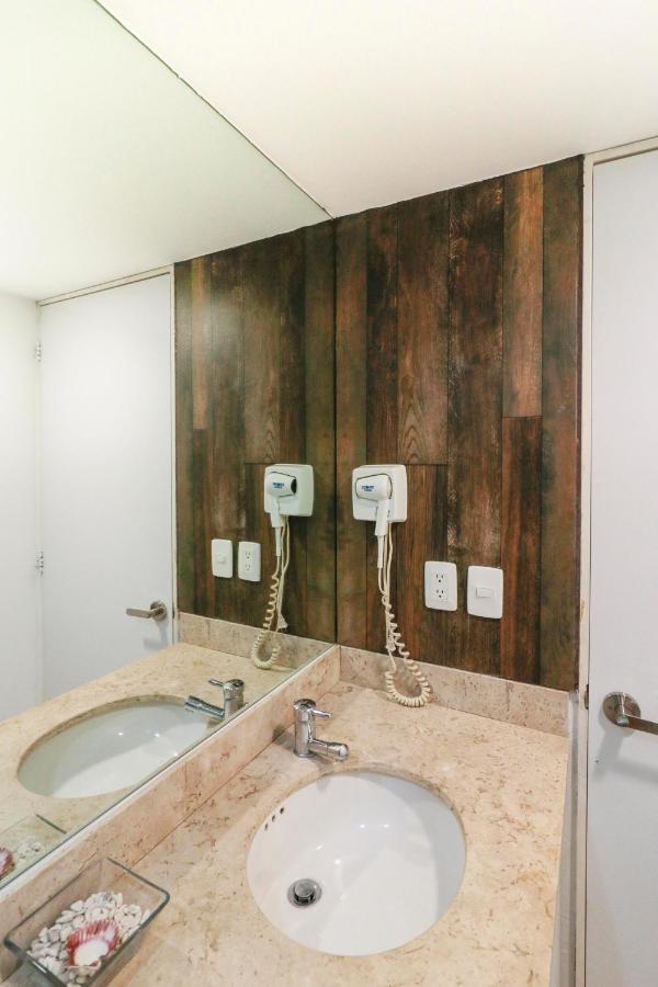 Hostpal Acqualina Skylife Apartment