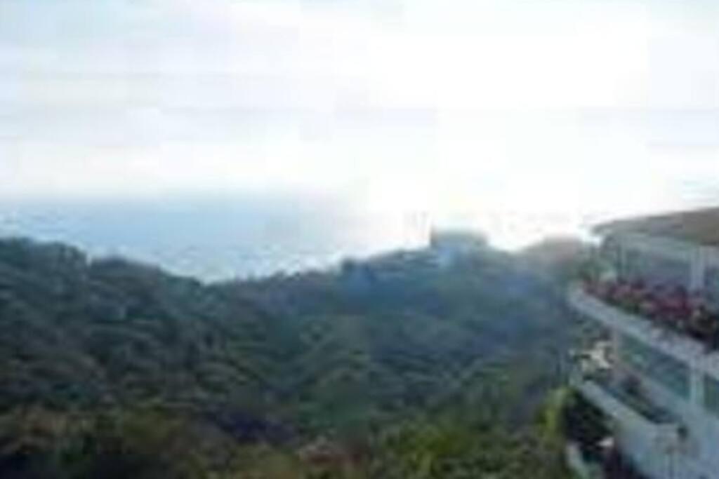 Vista A Todo Desde La Cima