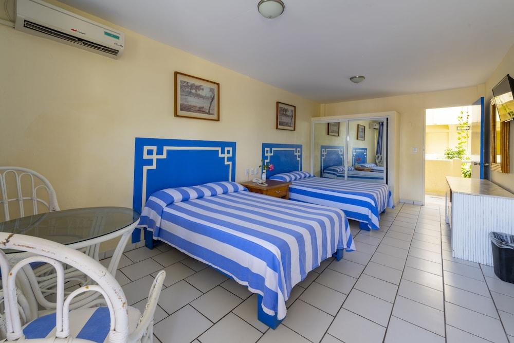 Acamar 4*