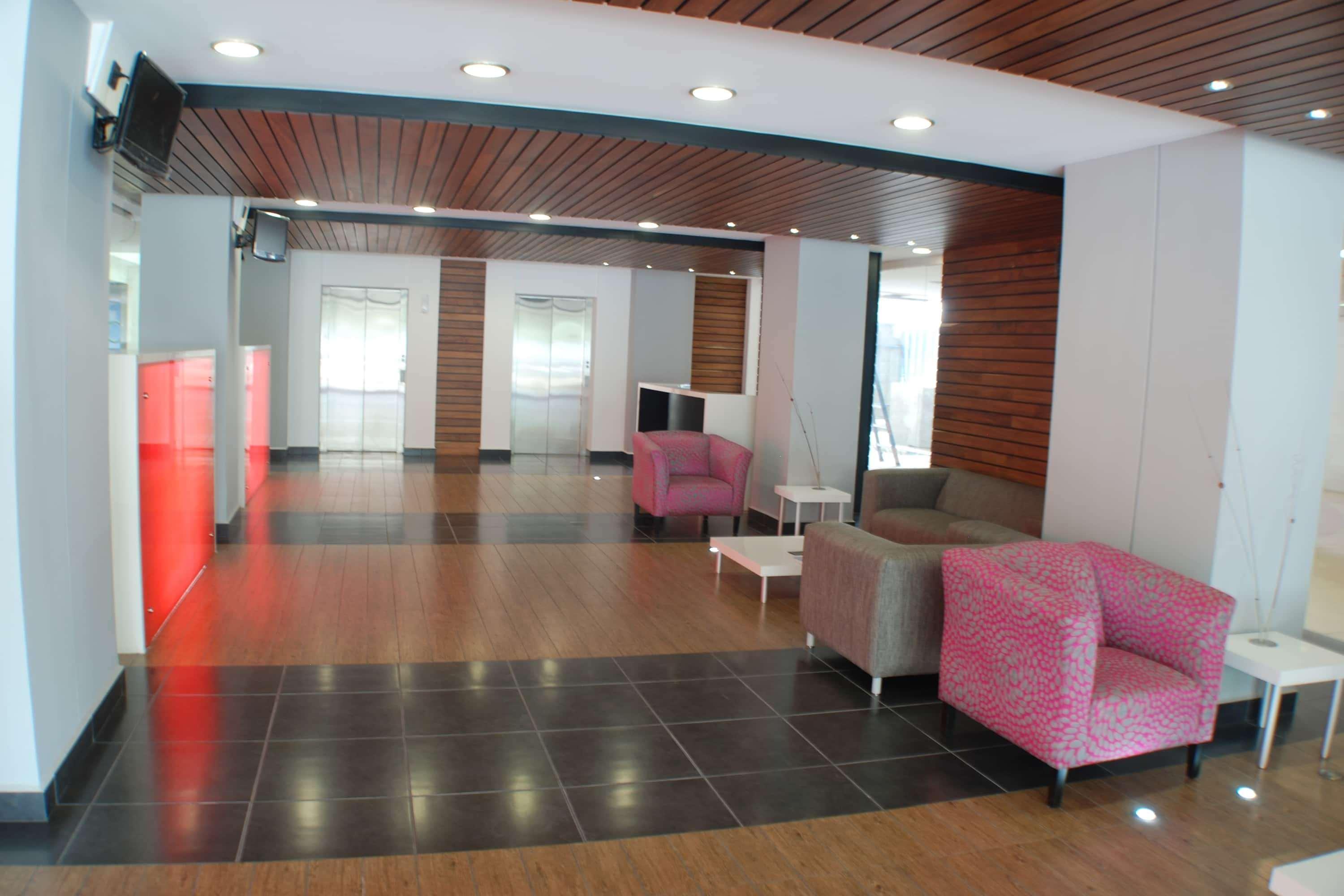 Hotel Ramada By Wyndham & 4*