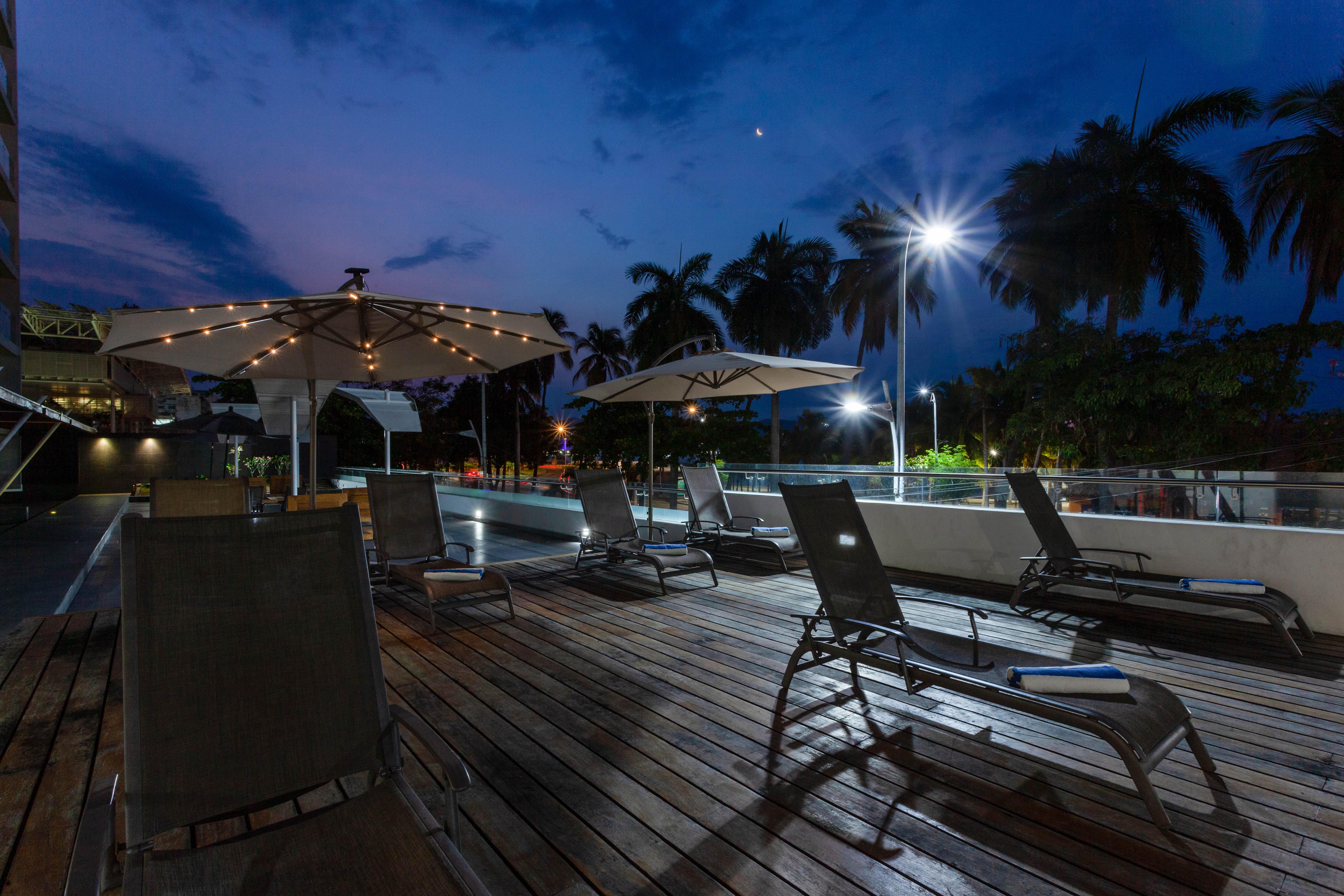 Ramada By Wyndham &