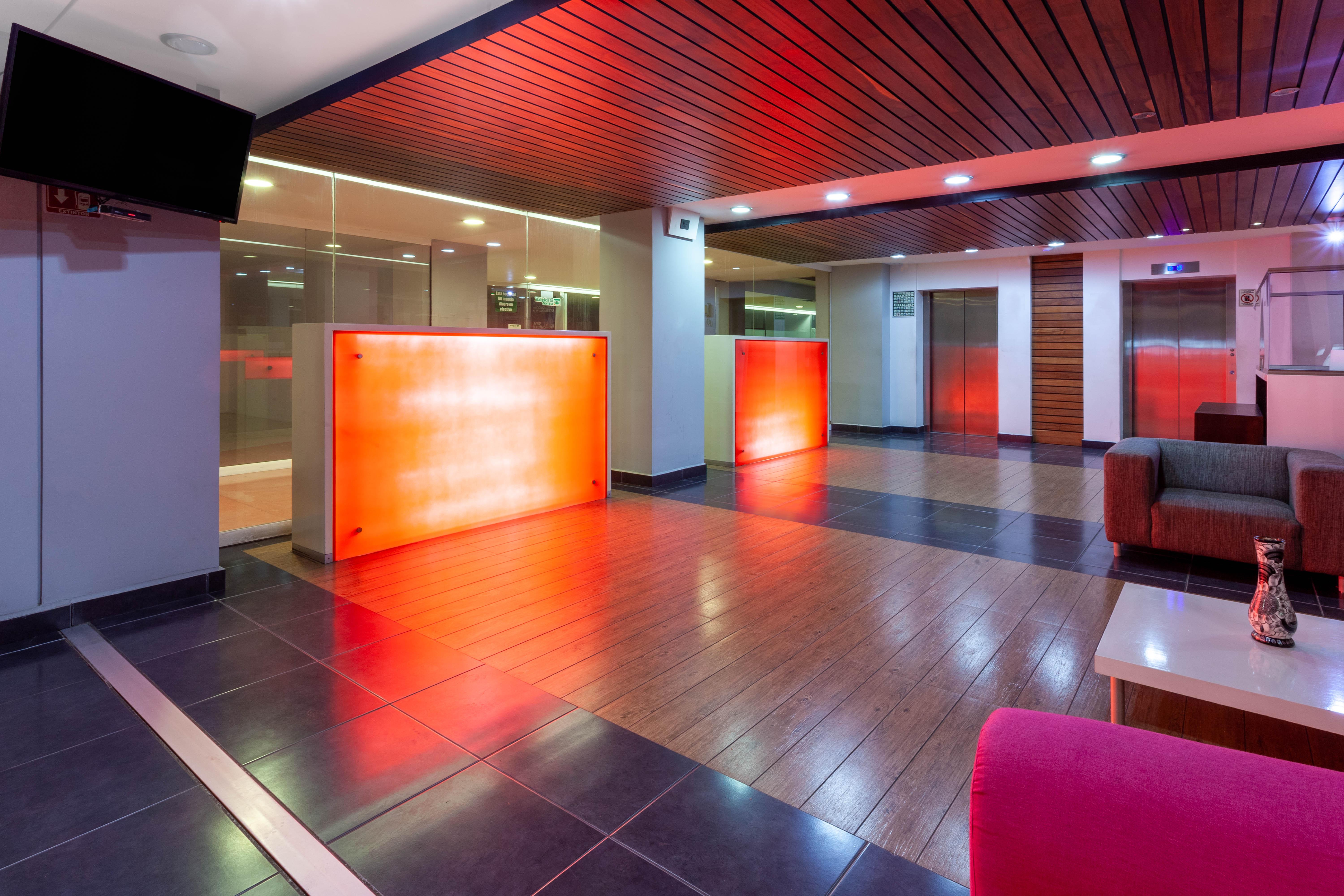 Ramada By Wyndham & Hotel