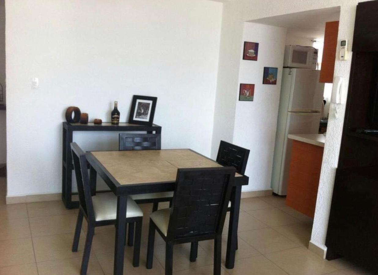 Twin Towers Apartment