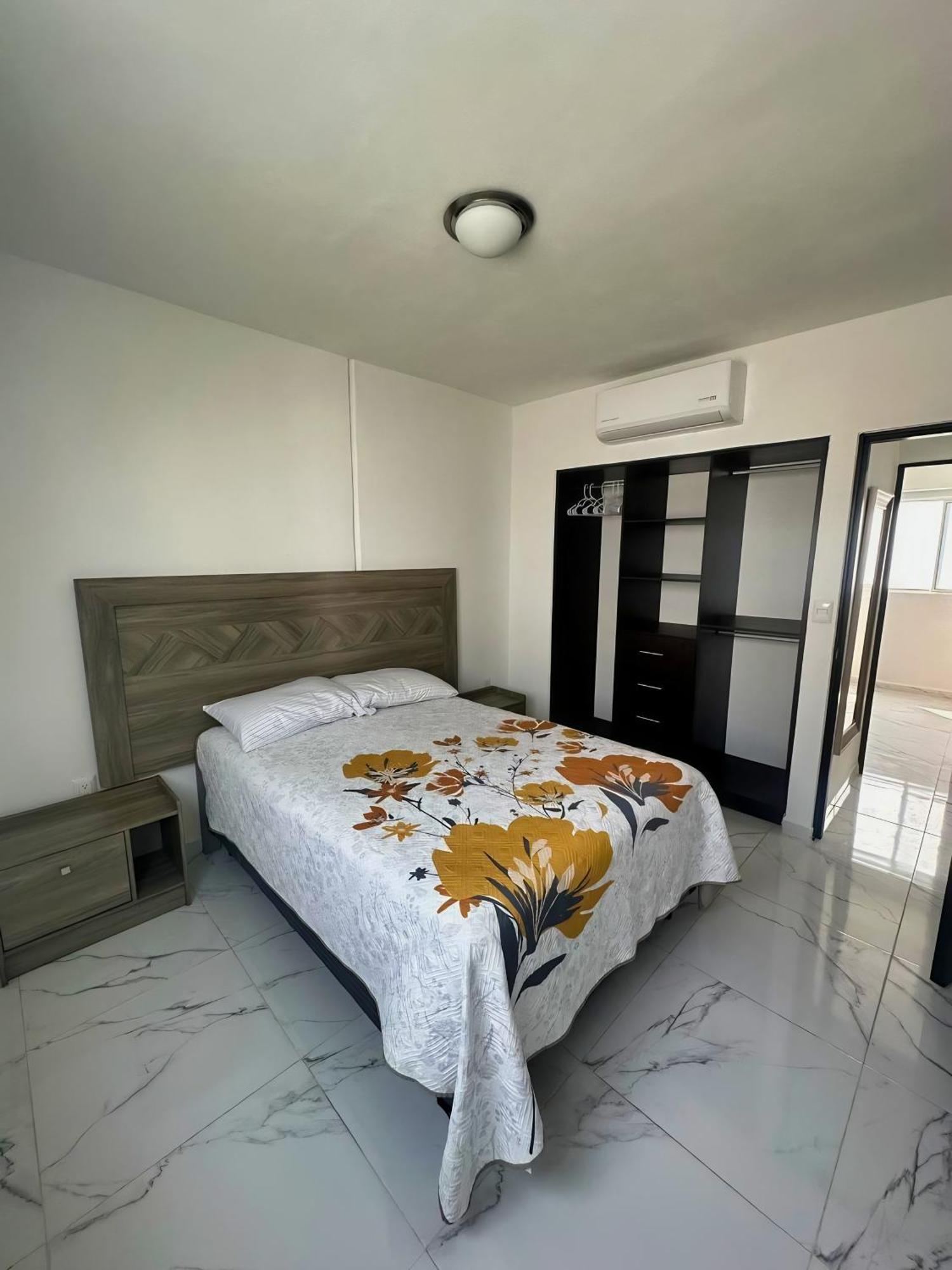 Malaga 223 *