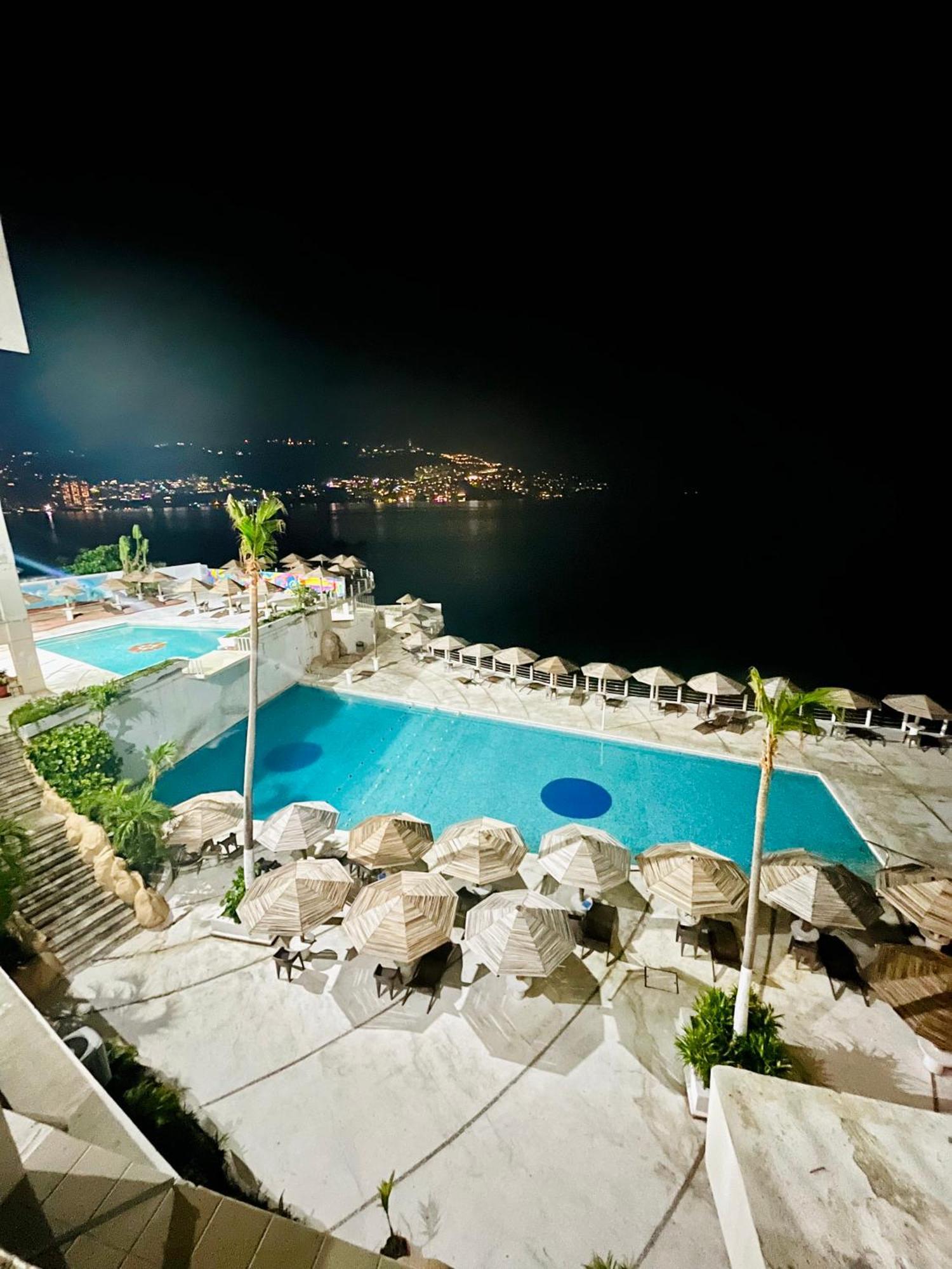 Torres Gemelas 2011 N Apartahotel Acapulco