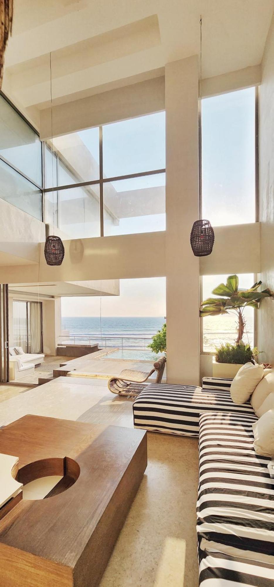 Luxury Beachfront Penthouse Apartment