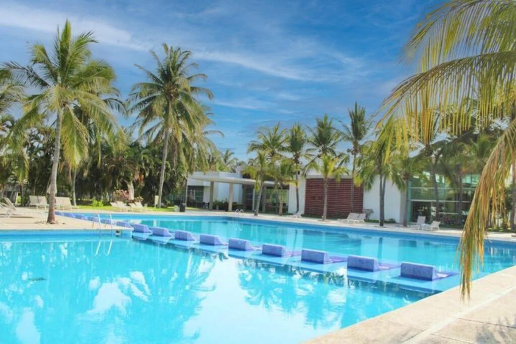 Blue: Hermoso Balcon Con Vista Al Apartamento