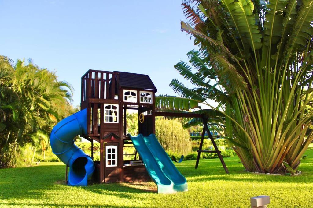 Blue: Hermoso Balcon Con Vista Al Apartamento *