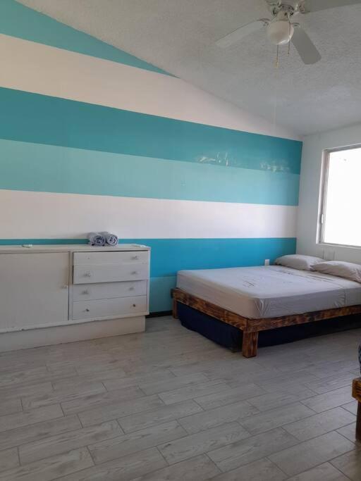 Casa Economica Con Alberca Privada Y 5 Cuartos *