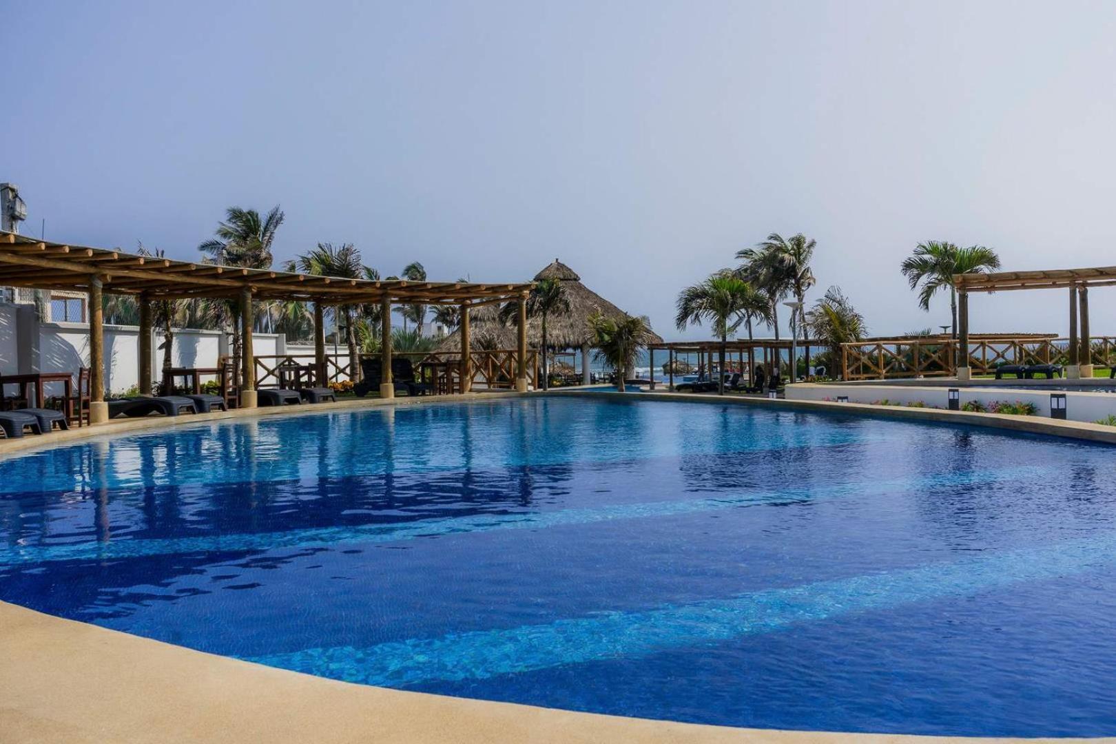 Family Pool 4 Bedroom Apartment Acapulco