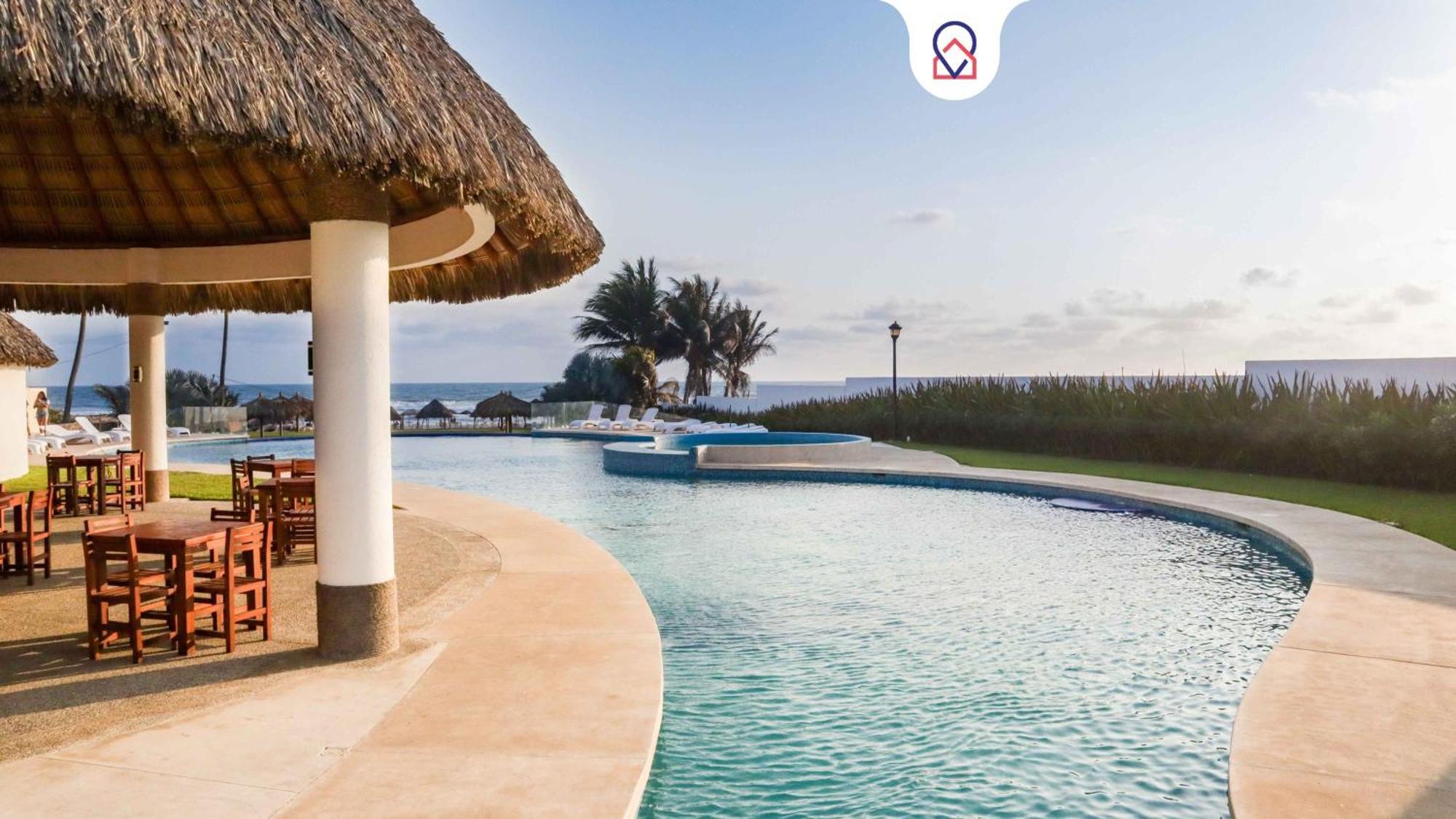 Family Pool 4 Bedroom Apartment *