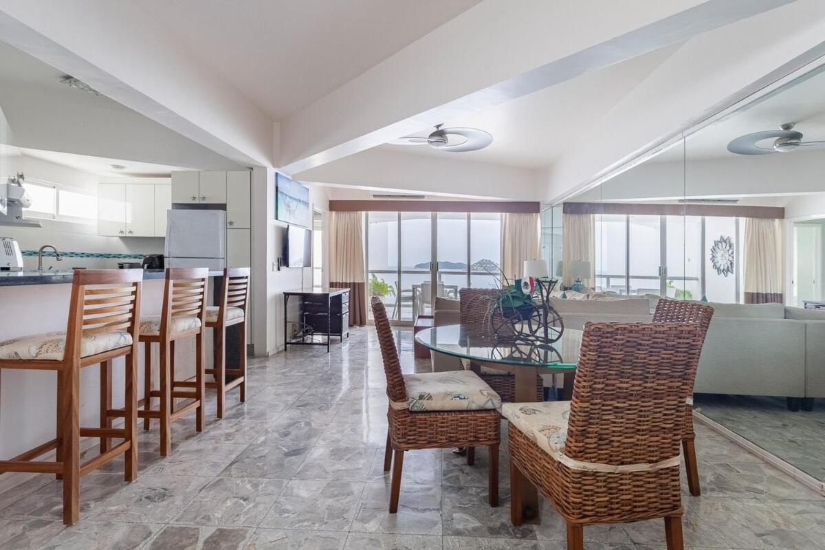 Great Beachfront Condo,11th Floor, Great View! Apartamento Acapulco