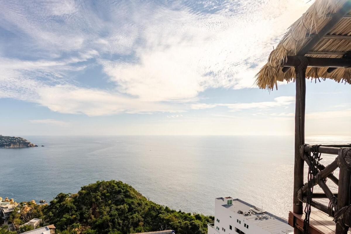 3br In With Pool And Private Club Acapulco
