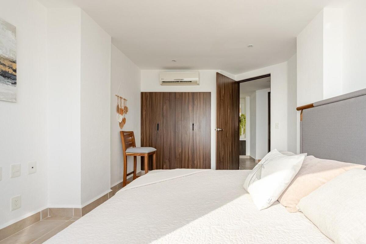 3br In With Pool And Private Club * Acapulco