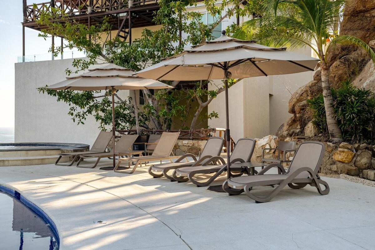3br In With Pool And Private Club * Acapulco
