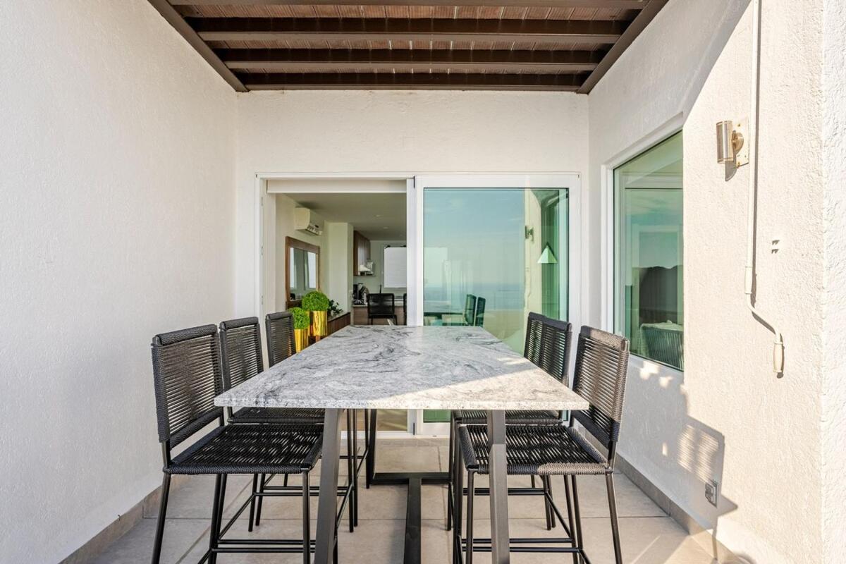 3br In With Pool And Private Club Acapulco