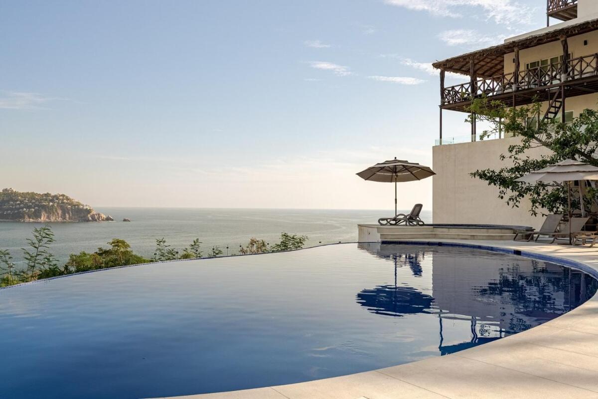 3br In With Pool And Private Club * Acapulco