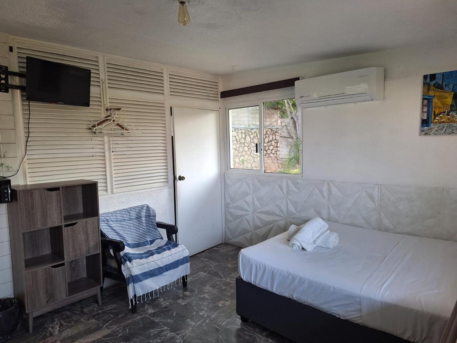 Pensión Casa Breizh Acapulco