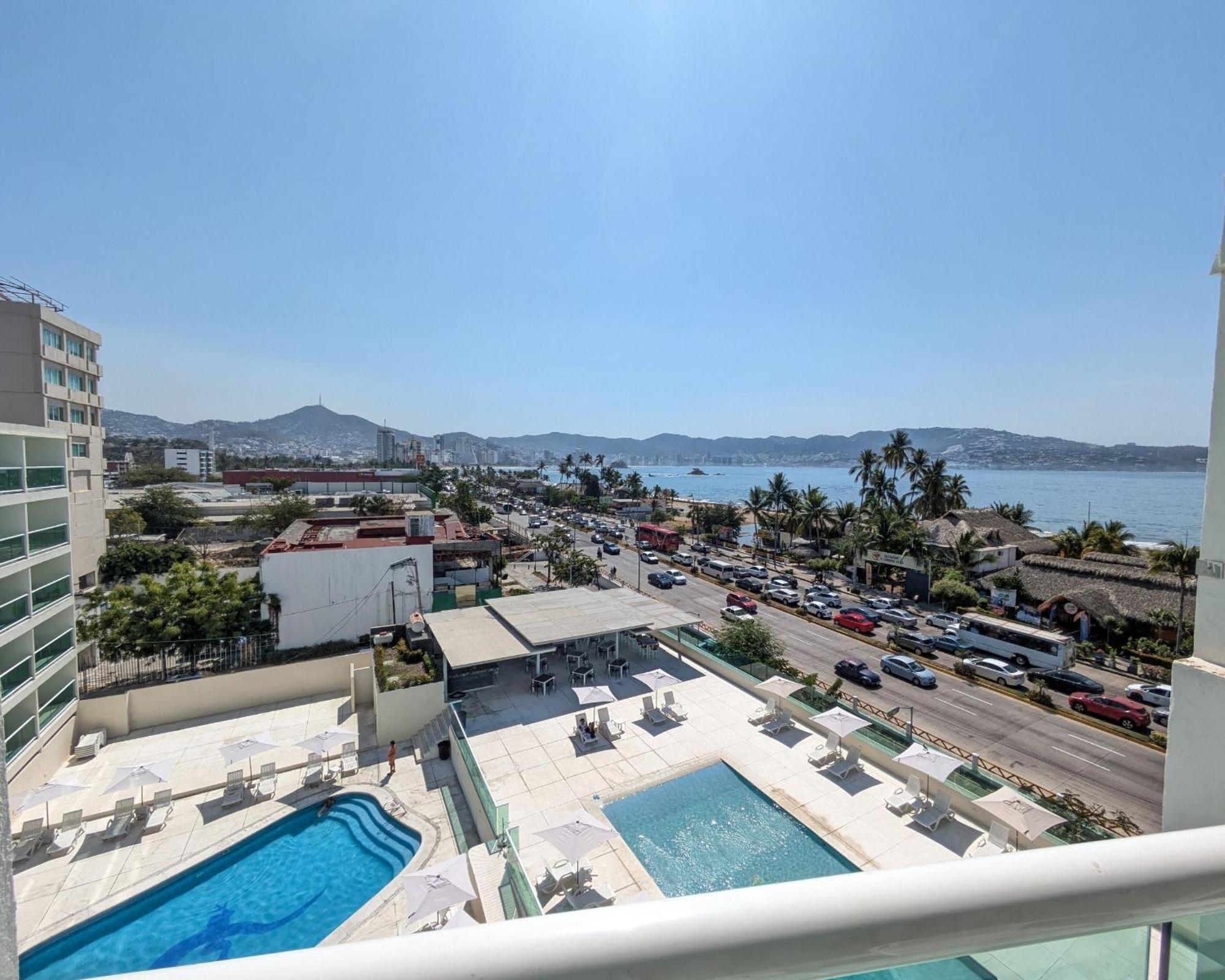 Hotel We Acapulco