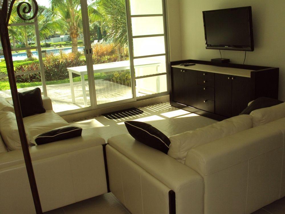 Mayan Lakes Acapulco