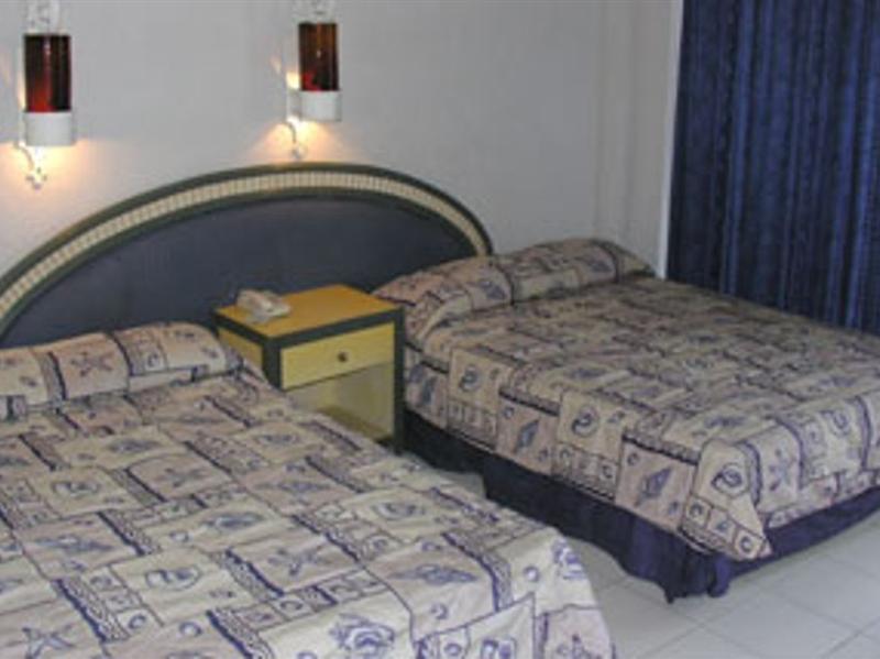 Auto Ritz Hotel 3*