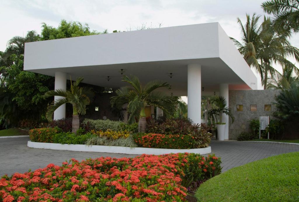 Ocean Breeze Resort 4*