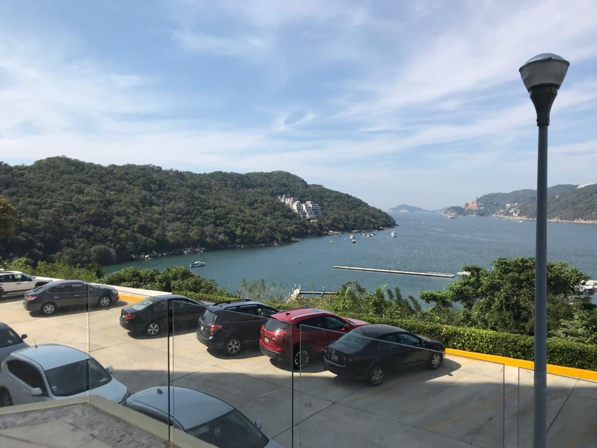 Blue Diamante Acapulco