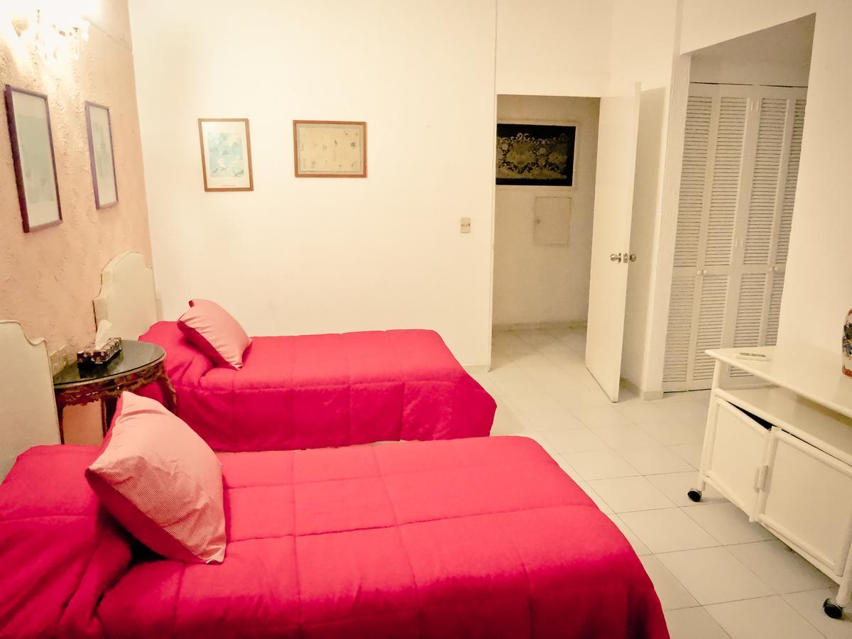 Oceanic 2000 Apartment *