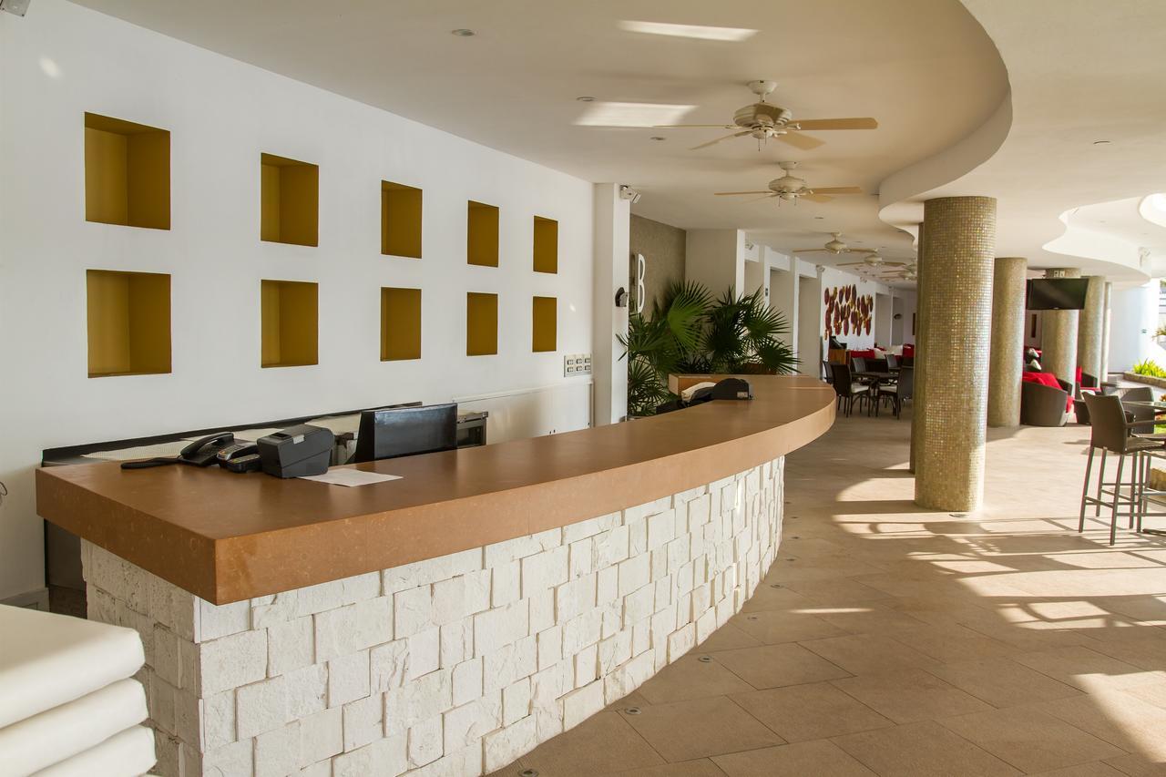 B Pichilingue & Club Apartahotel