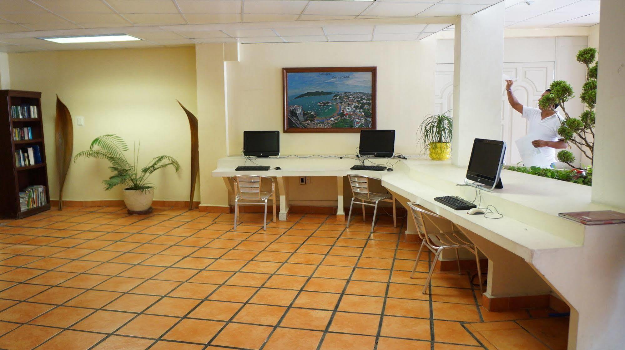 Acamar Hotel