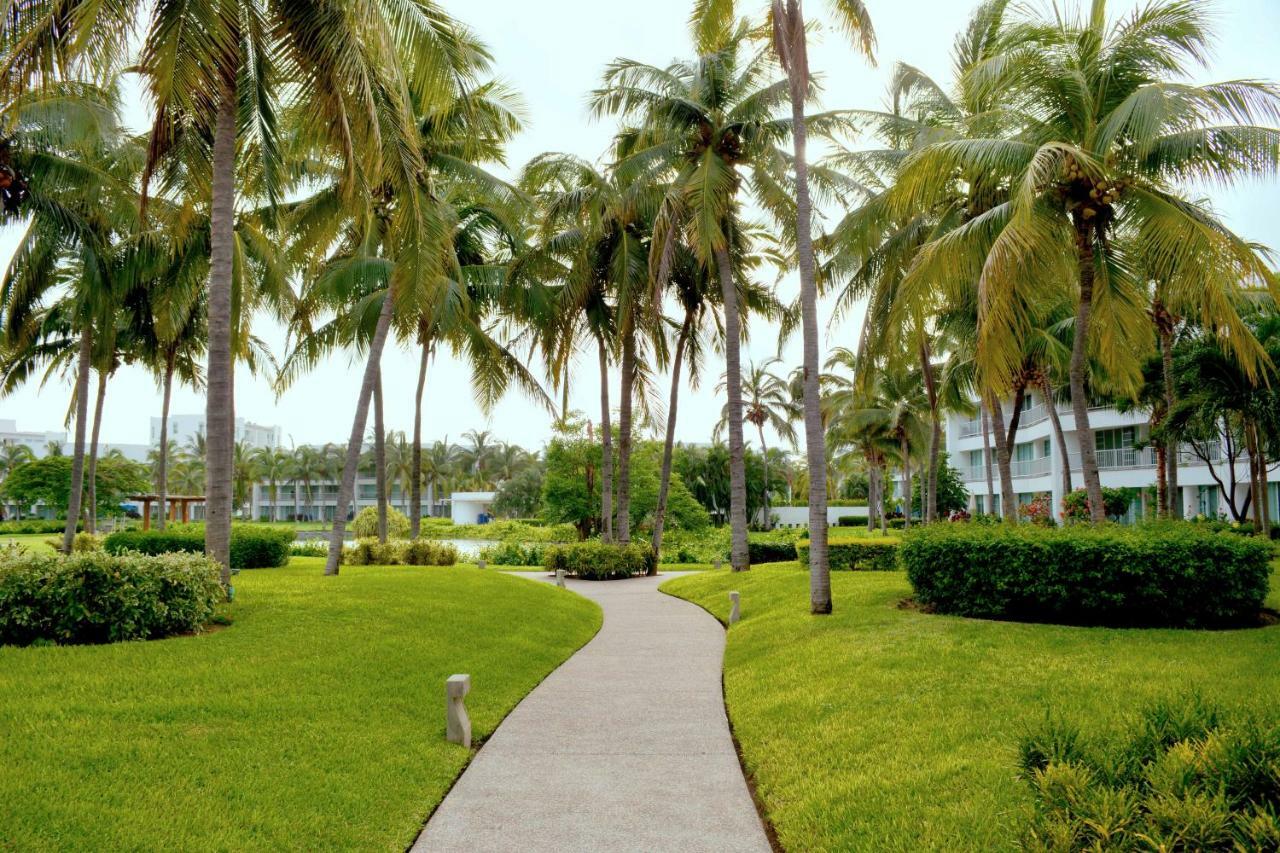 Mayan Lakes Acapulco