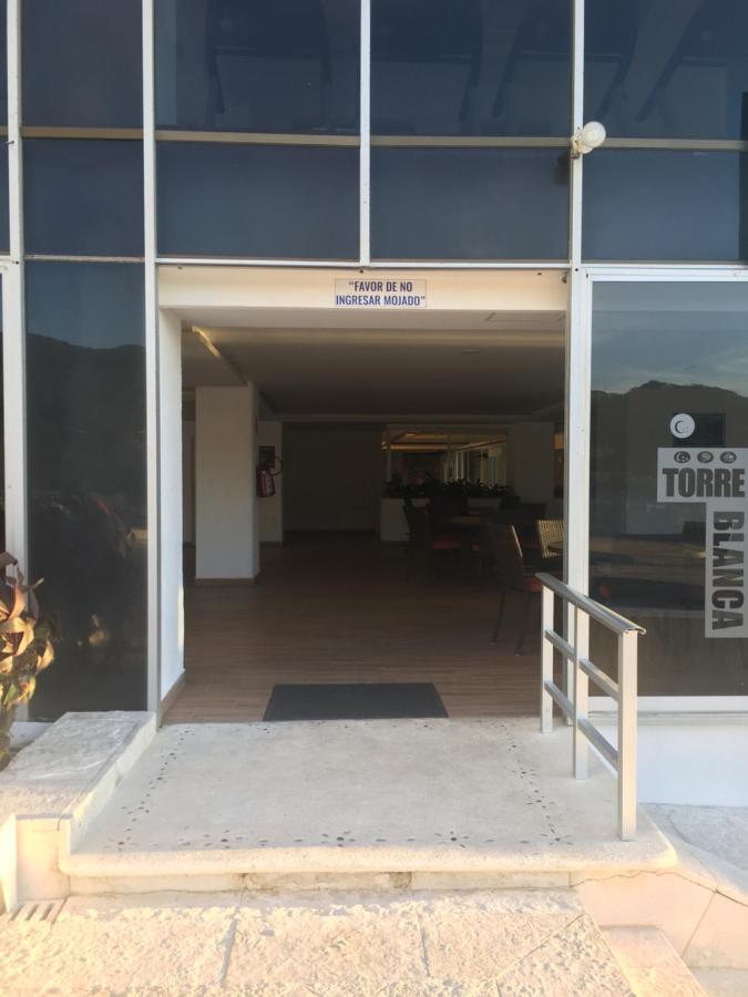 Deparmento En Cabo Marques Diamante Con Vistas Y Atardeceres Espectaculares, Acceso A La Playa, Wifi, Restaurtante, 6 Personas * Acapulco