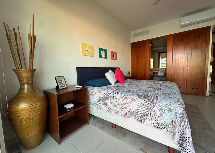Lujoso Departamento en Acapulco con Alberca y club de Playa