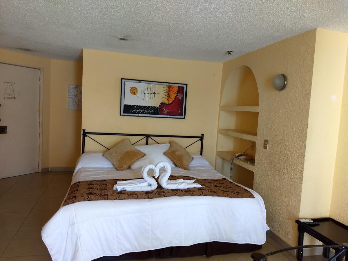 Aparthotel En Torres Gemelas Vista Al Mar *