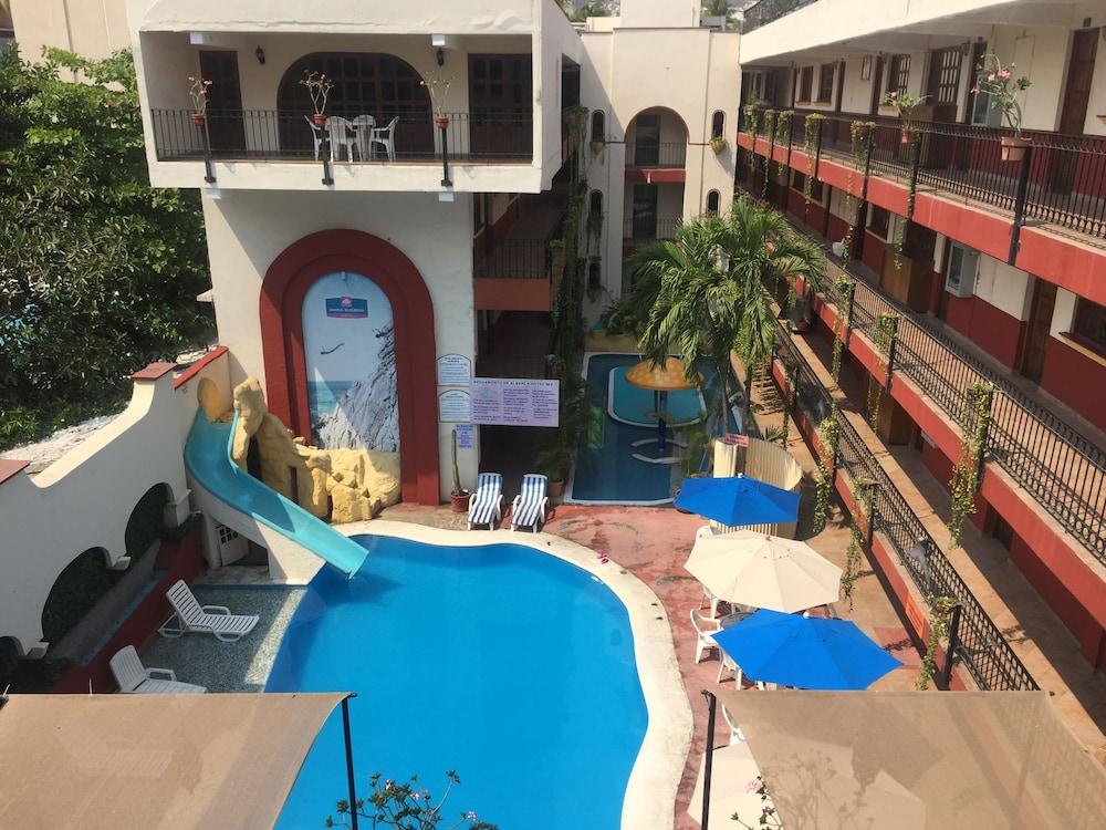 Hacienda María Eugenia Hotel 4*