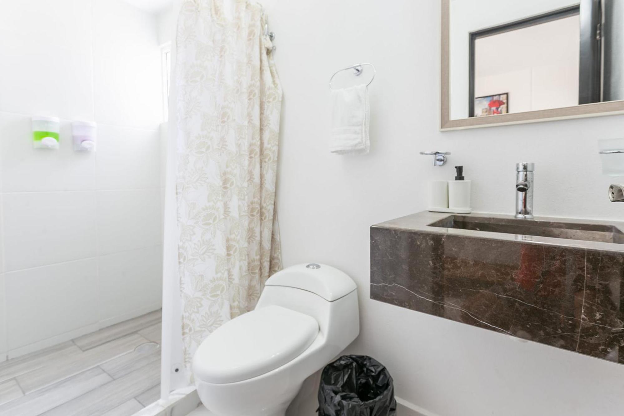 Luxury New Coastal Getaway Apartment