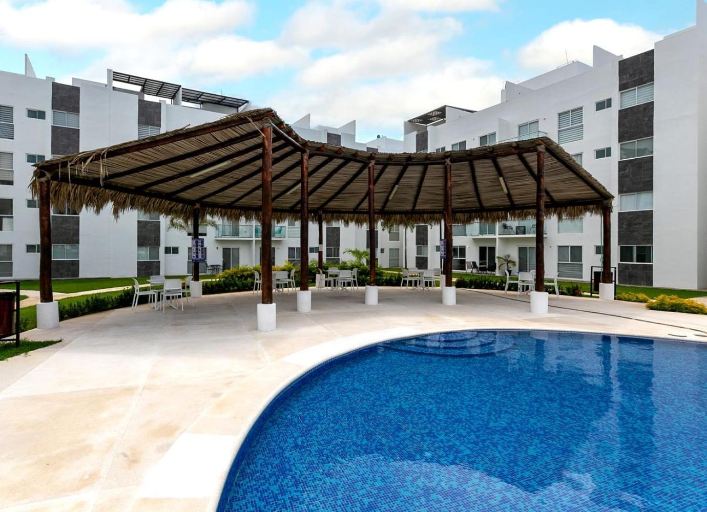 Luxury New Coastal Getaway Apartment