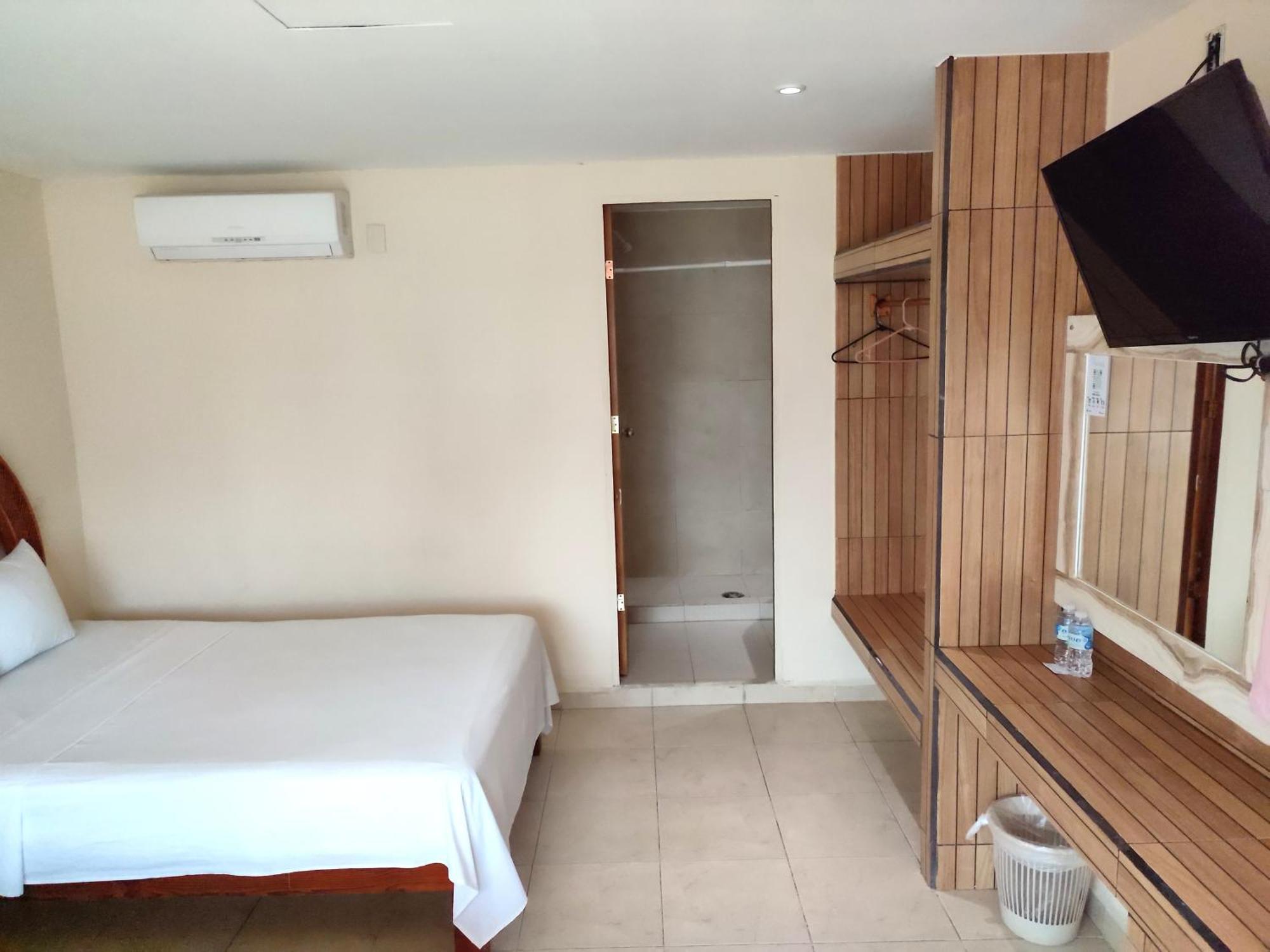 Ashly Boulevard Economy hotel *