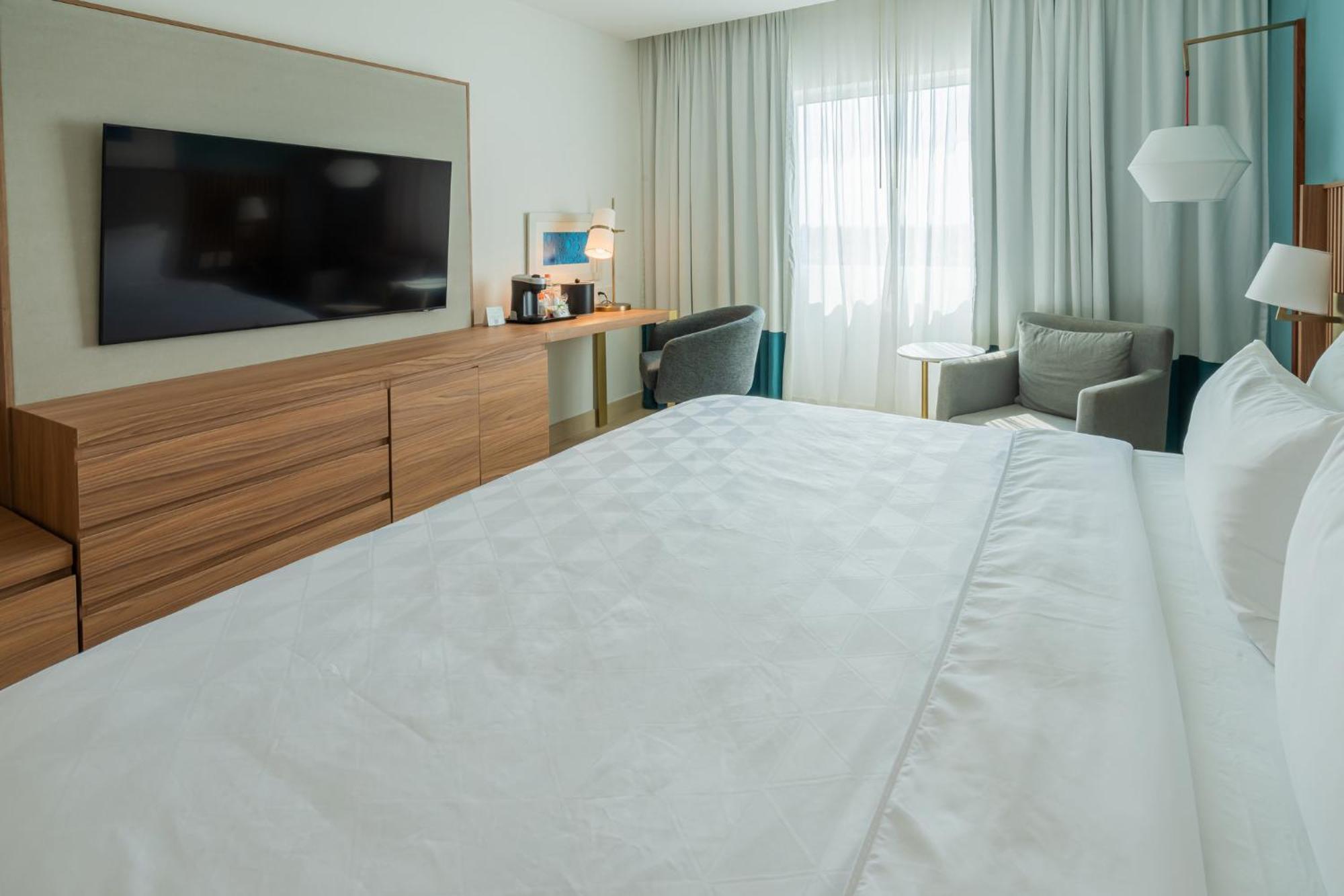 La Isla, An Ihg 4*