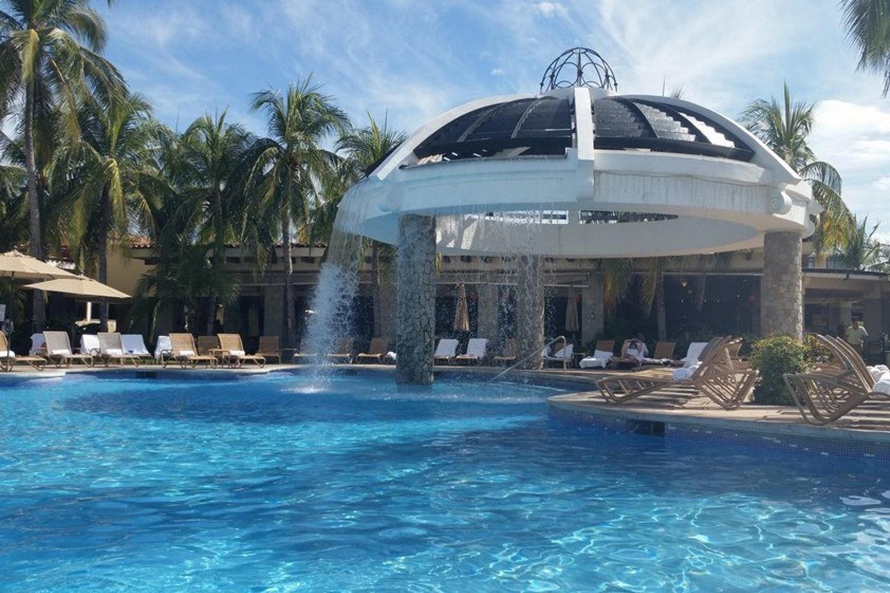 Pierre Mundo Imperial Acapulco