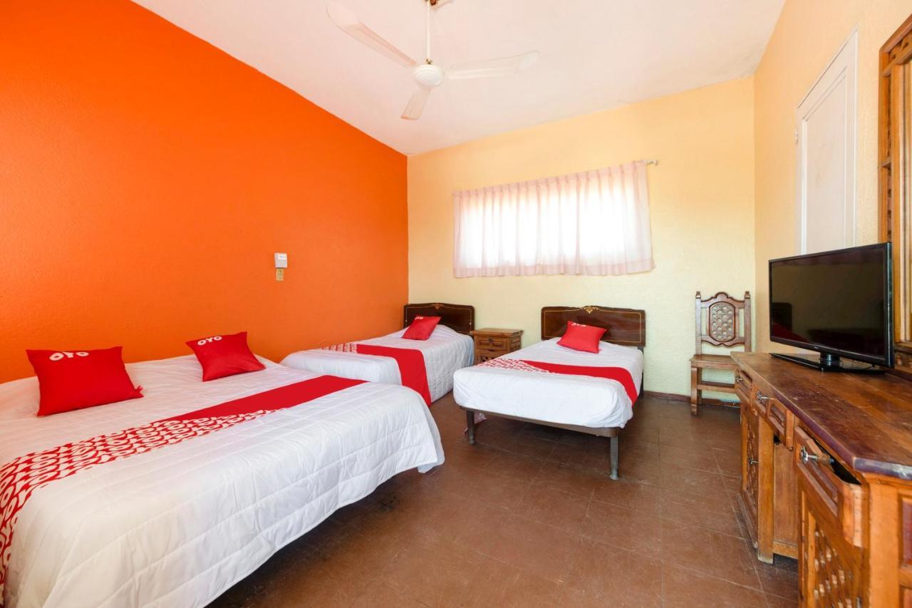 Oyo Camelinas Hotel 2*