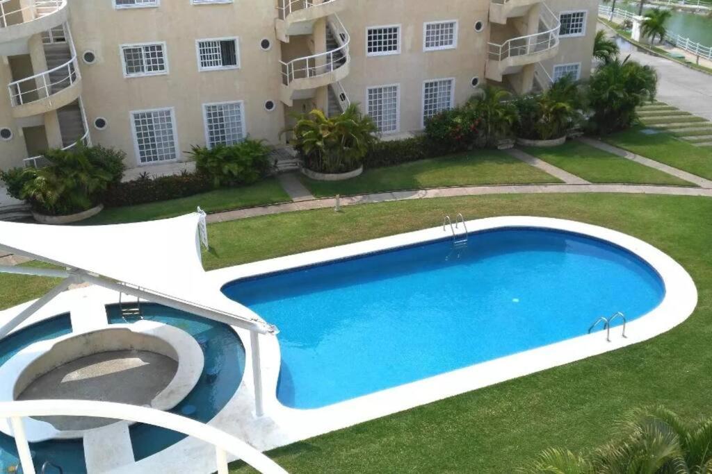 Diamante. Comodo Y Funcional Departamento En Puente Del Mar * Acapulco
