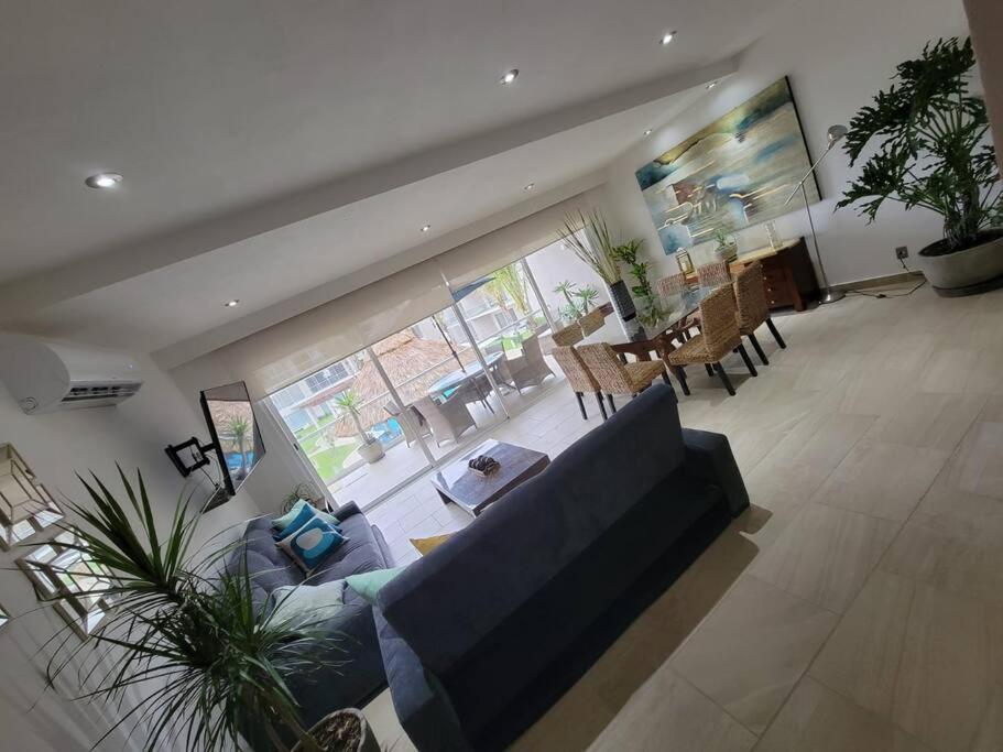 Depa De Lujo En Diamante Con Club De Playa A Pie-precio Especial Apartment