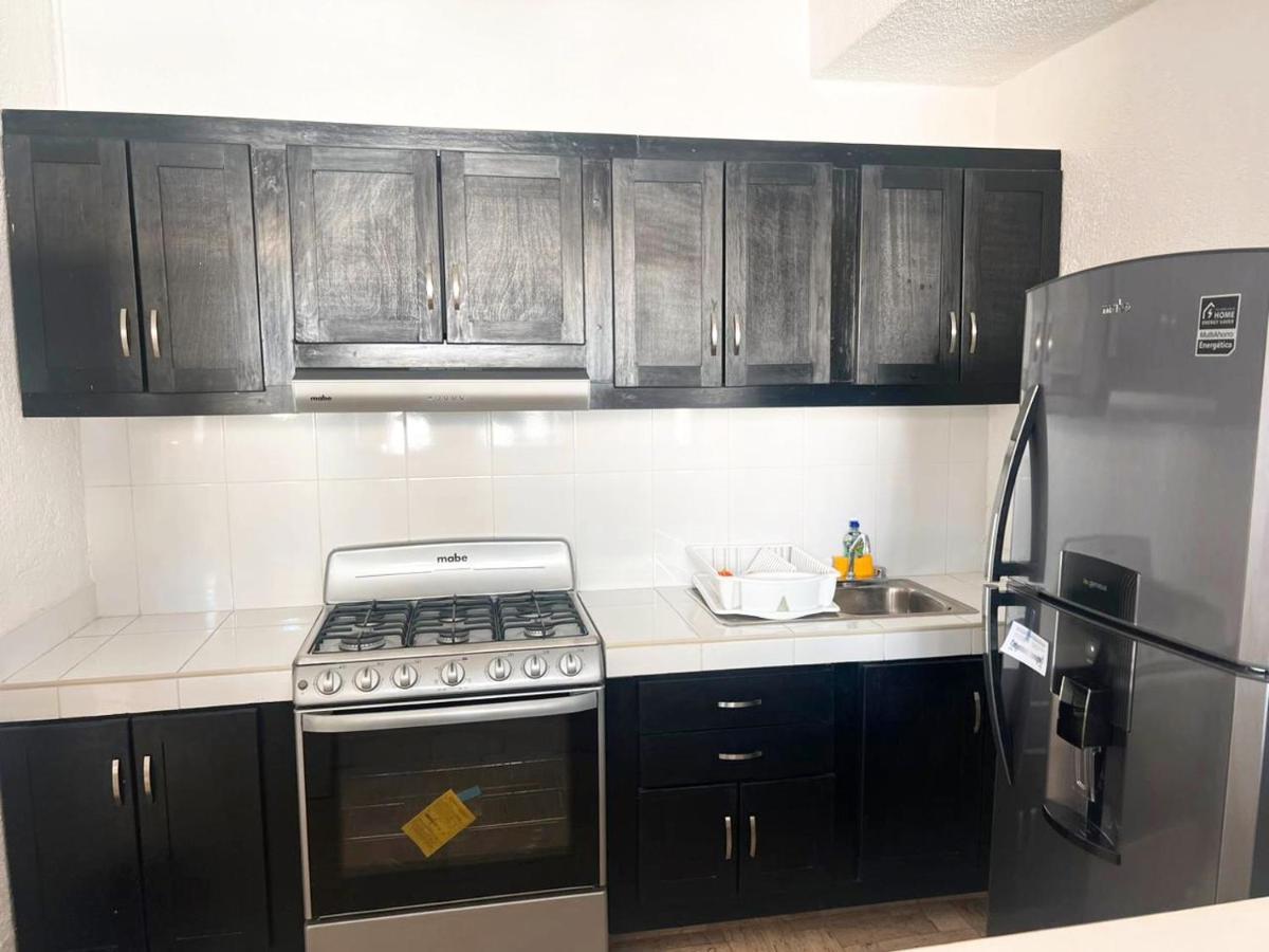 Tiki's Penth Apartamento