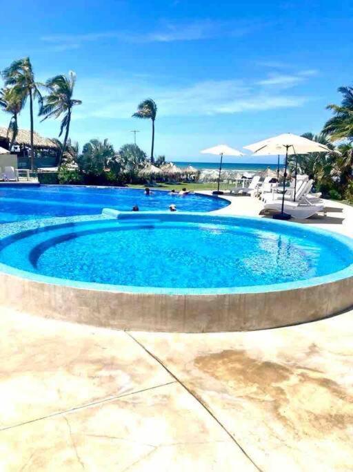 Hermoso Con Club De Playa Acapulco