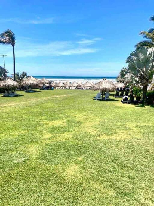 Hermoso Con Club De Playa *